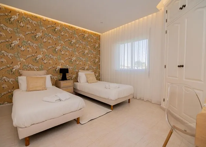 Tropical Oasis Park Villa Portimao