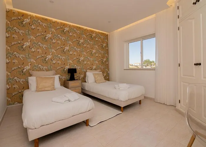 Tropical Oasis Park Villa Portimao